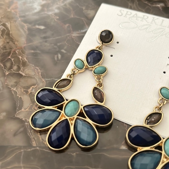 Sparkling Sage Earrings - Picture 3 of 9